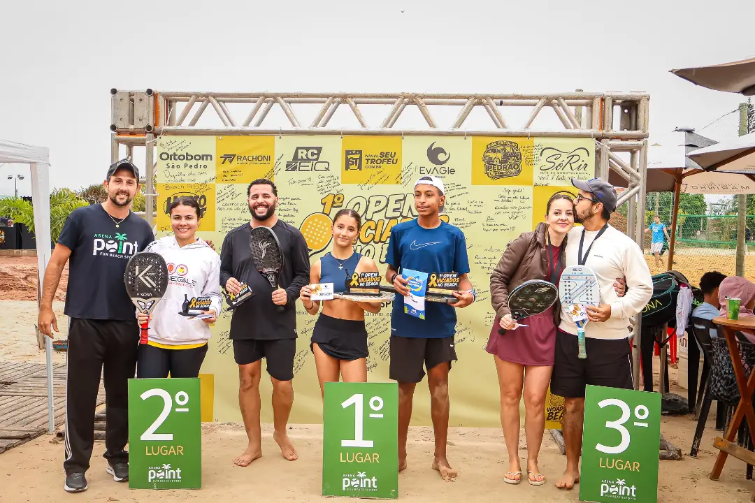 Duplas no pódio da categoria mista bronze do 1º Open VNB